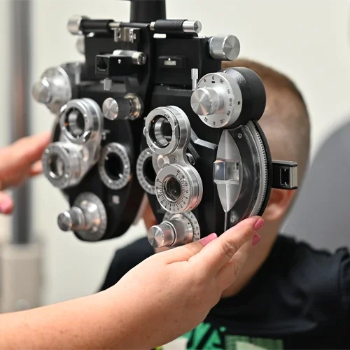 Eye Doctor North Royalton OH kid exam HP
